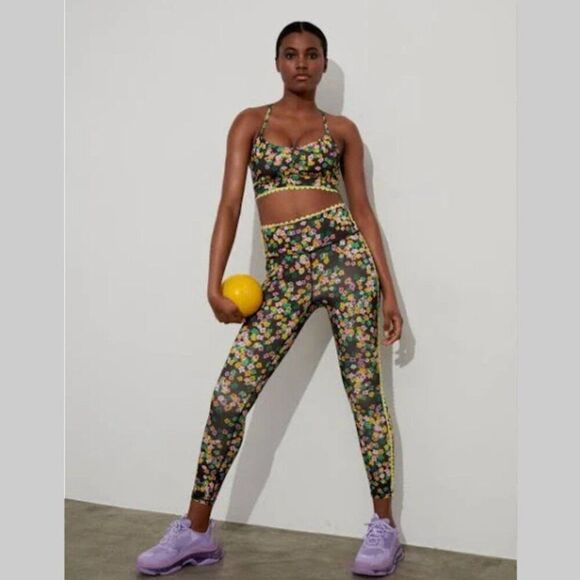 IVL Collective Hydrasculpt Mini Black Floral Print Scallop Piped Crop Legging 4